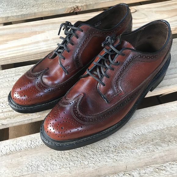 Florsheim Other - FLORSHEIM WINGTIP 5 Eye OXFORDS LIKE NEW SZ 8D